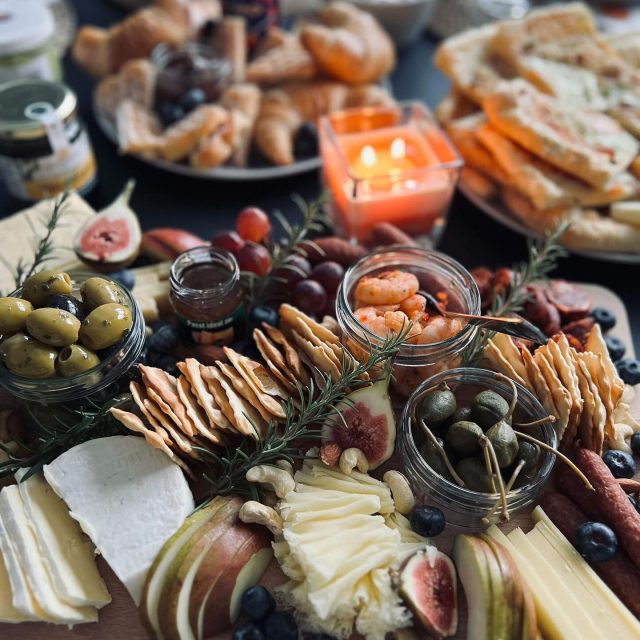 Geburtstagsfrühstück…. 🤩🥳
#breakfast #enjoylife #birthday #arbeitsalltag #tapas #worklifebalance #derfrühevogel #dermorgenmachtdentag #dasmenschlichebüro #workhard😜 #bestesteam #wein #gemütlichesbeisammensein #bestteam
